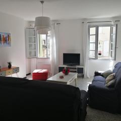 BEL APPARTEMENT SPACIEUX CENTRE VILLE UZES T3