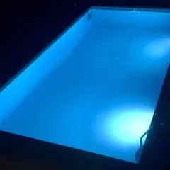 apartamento aislado jardín y piscina