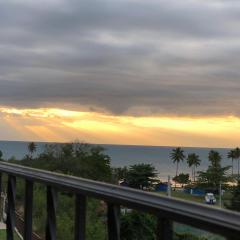 Stunning Sunset View, Walking distance to private beach