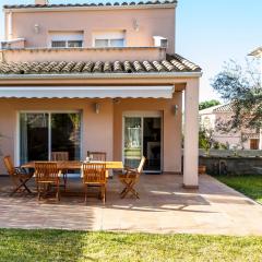 CASA CON JARDIN-WIFI FREE