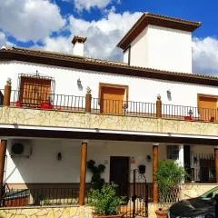 Casa amplia con terraza en La Viñuela