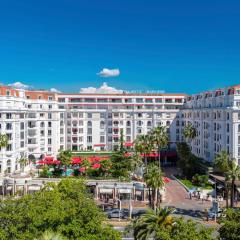 ホテル バリエール ル マジェスティック カンヌ（Hôtel Barrière Le Majestic Cannes）