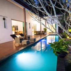 Teak Hill Pool Villa-Michelia