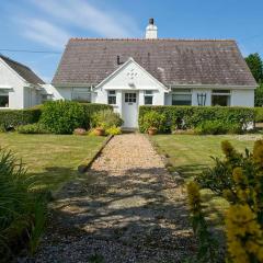 CAE GRUGOG COTTAGE-3 Bed-Sleeps 6-Ground Floor Bathroom