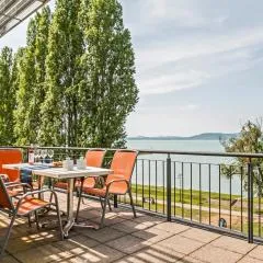 Panoramic Art Apartment with jacuzzi
