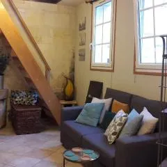 Joli petit loft dans échoppe pierre centre-ville
