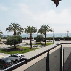 NINFA Apartamento con balcón ideal familias con vistas al mar