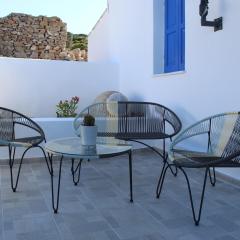 Cycladic Villa in Amorgos Island (Maison Shiro)