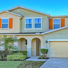 4 Bedroom SunHaven Townhouse with Pool Near Disney