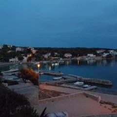 Apartment Dora 1 Jakišnica