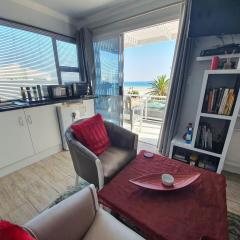 Atlantic Studio - Compact unit with Sea Views