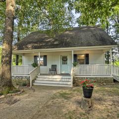 Peaceful Broken Bow Cottage with Fire Pit!