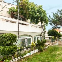 Apartment and Room Bonefacic