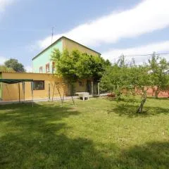 Spacious House with Garden in Touro – Family-Friendly