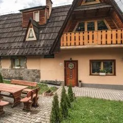 Domek Pod Strzechą