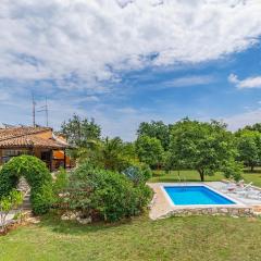 Awesome Home In Valtura With 3 Bedrooms, Wifi And Outdoor Swimming Pool