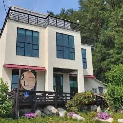 옥상 달빛 펜션