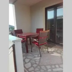 One bedroom apartment with two terraces in an orchard