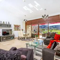 Casa Holmston, Duplex villa with hot tub in Anfi Tauro Topaz