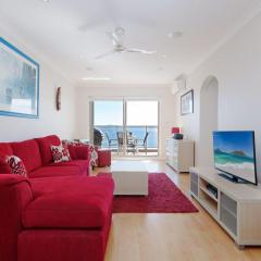 Kiah 1, 53 Victoria Parade - First floor unit with stunning views, Wi-Fi and aircon,