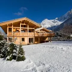 Chalet Isabelle Mountain lodge 5 star 5 bedroom en suite sauna jacuzzi