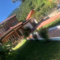 CHALET EN EL CORAZÓN DE LA SIERRA DE GREDOS, PINAR DE LA ATALAYA-TIEMBLO