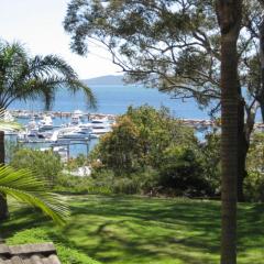 Sailfish, 4,46 Magnus Street- Unit with water views and close to town