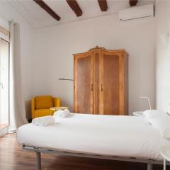 Magalhaes · Traditional flat in Poble Sec, near ramblas