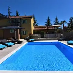 Letorina rooms and apartments with pool