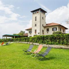Farmhouse in Verbania with Lake Views