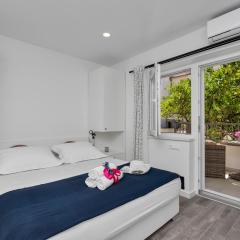 Luxurious studio apartment Toma
