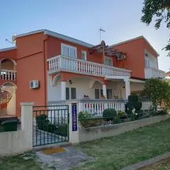 Apartments Martinović By The Sea