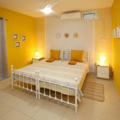 930m to Beach-2 Bedroom+Veranda-Perfect Located