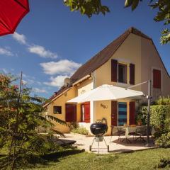 Beautiful holiday home near the forest