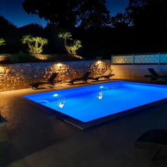 Letorina rooms and apartments with pool