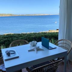 Miravent Terraza y Jardin Frente al mar Menorca