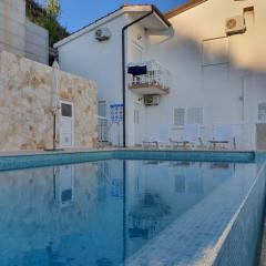 Apartment 4 with pool and amazing sea view