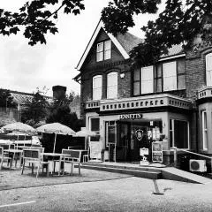 Bennetts Hotel