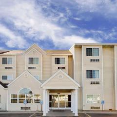 Microtel Inn & Suites by Wyndham Prairie du Chien