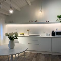 Al Sagraeto White apartment