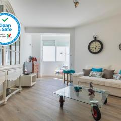 Cozy Seaview Apartment