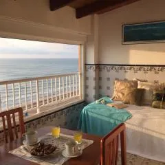 Beachfront and Bright Apartment