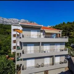 Apartmani Maja