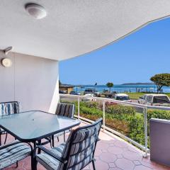 Florentine 2 sensational waterviews and pool in complex