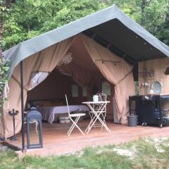 Les Toiles de La Tortillère tentes luxes safari lodge glamping insolite