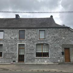 Petite maison à la campagne