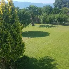 Silver Villa Raches, Sky