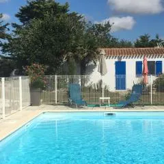 Studio avec piscine