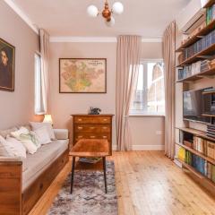 Chez Marie - Cozy One-Bedroom with Balcony by Flat Mаnager