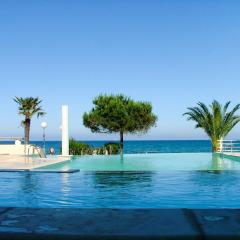 Apartment MB4 piscine by Interhome